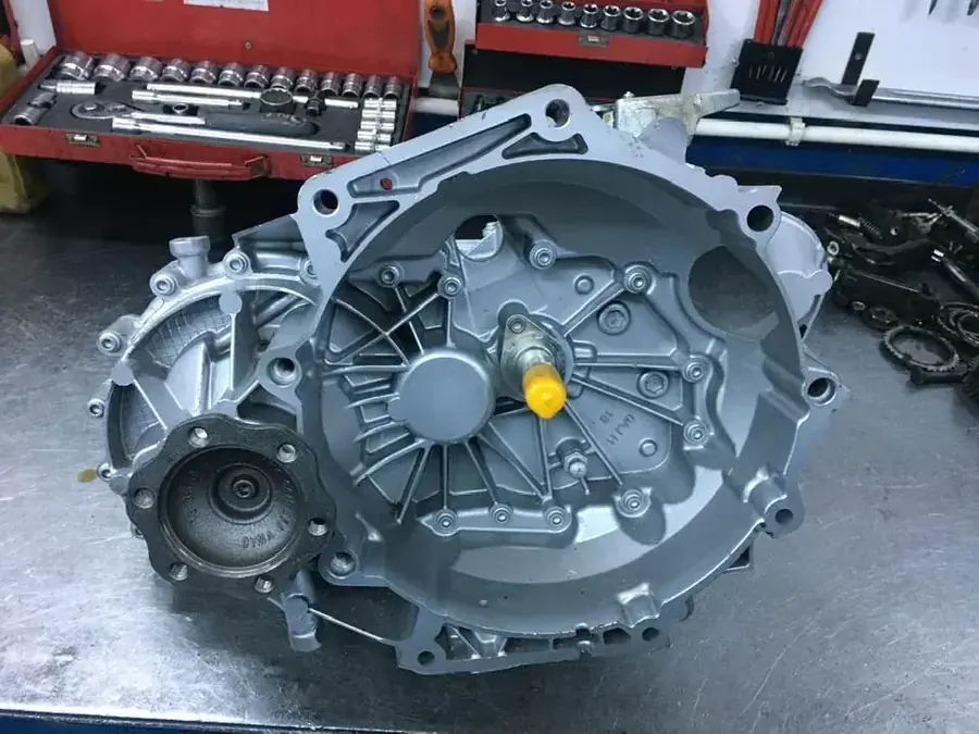 Kompakt çıkma şanzıman uyum kontrolü